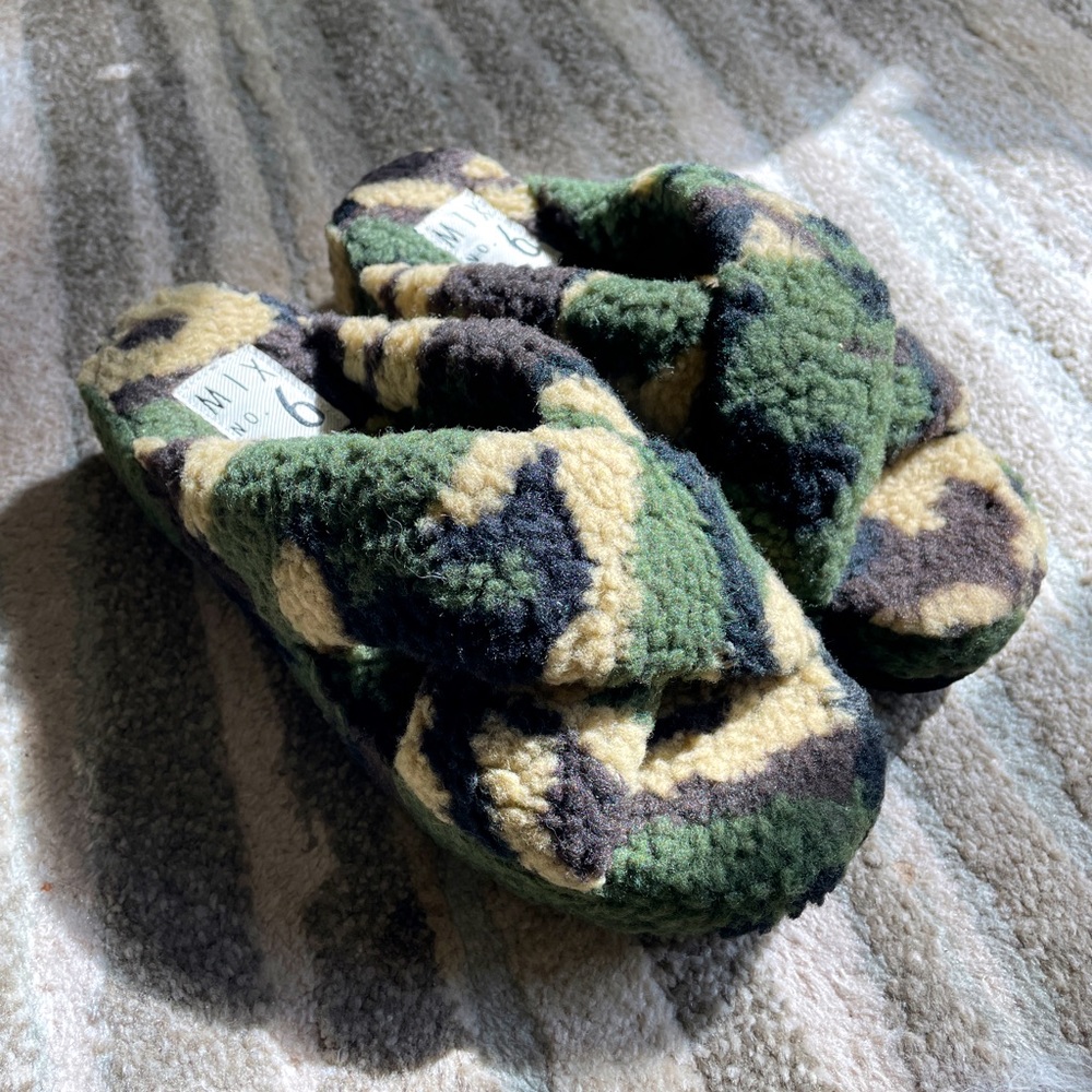 NIB Camo platform fuzzy slides